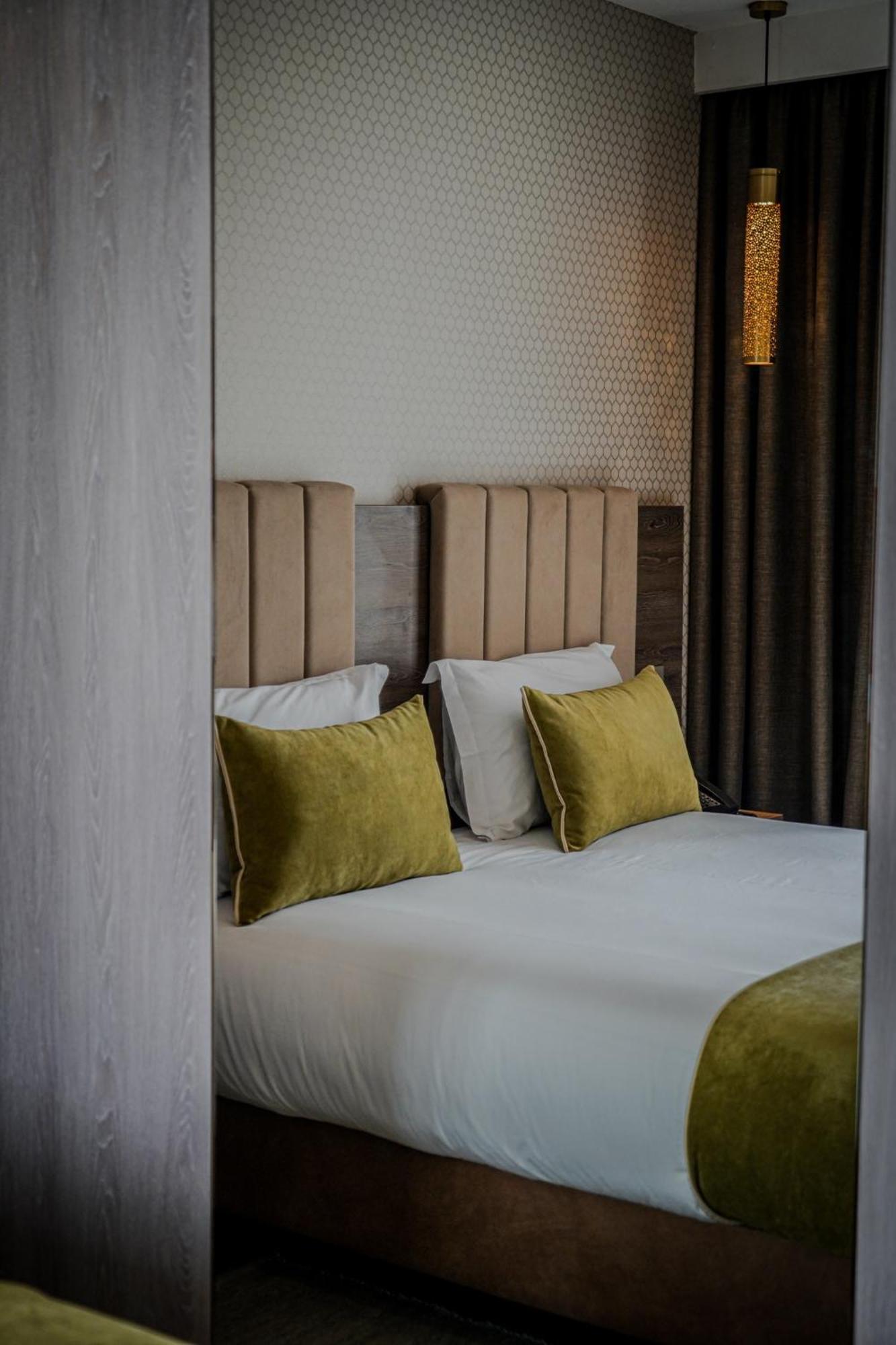 Az Hotel Des Arts Rabat Bagian luar foto