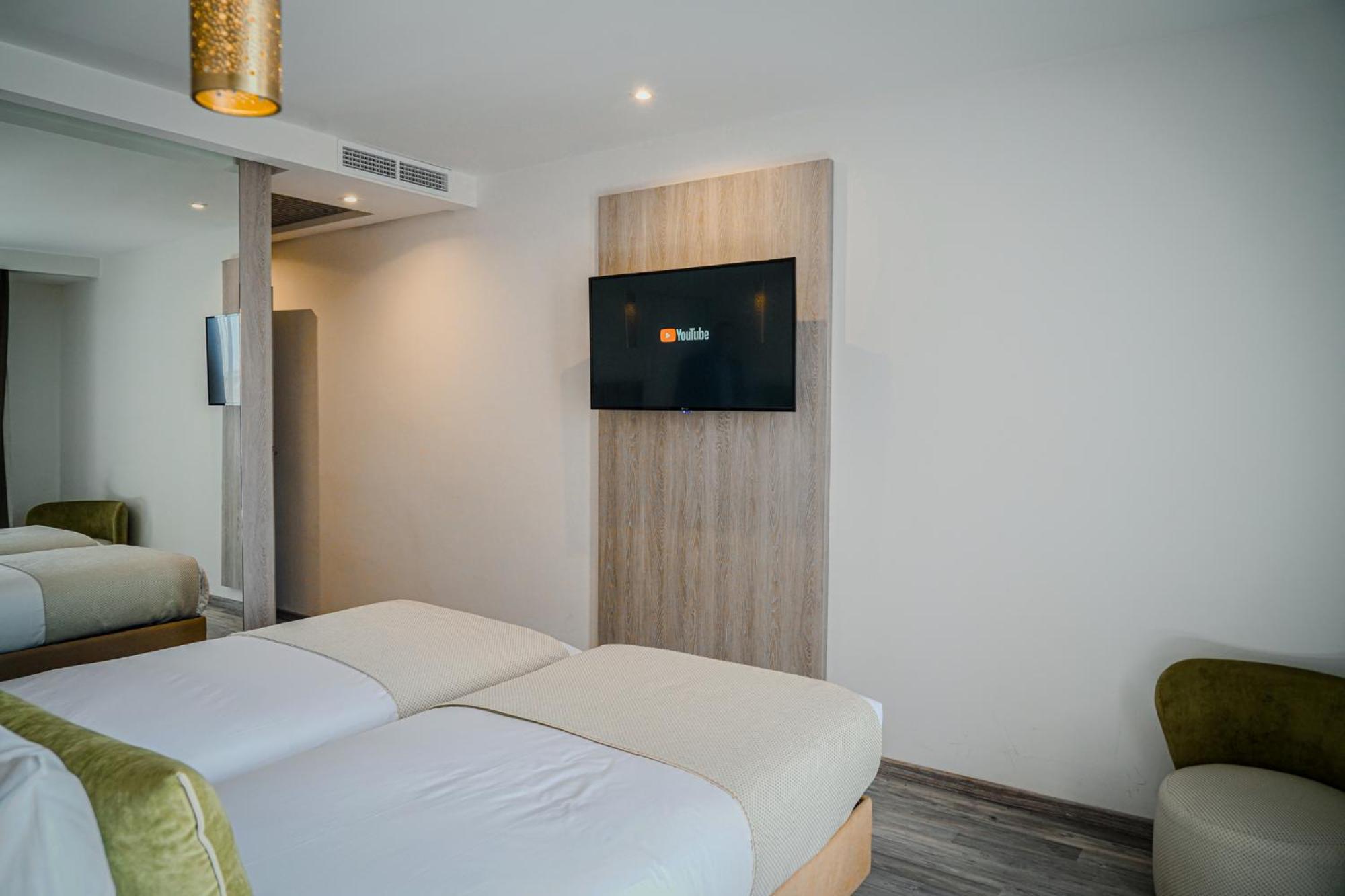 Az Hotel Des Arts Rabat Bagian luar foto